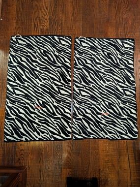 2) Your Zone zebra print towels